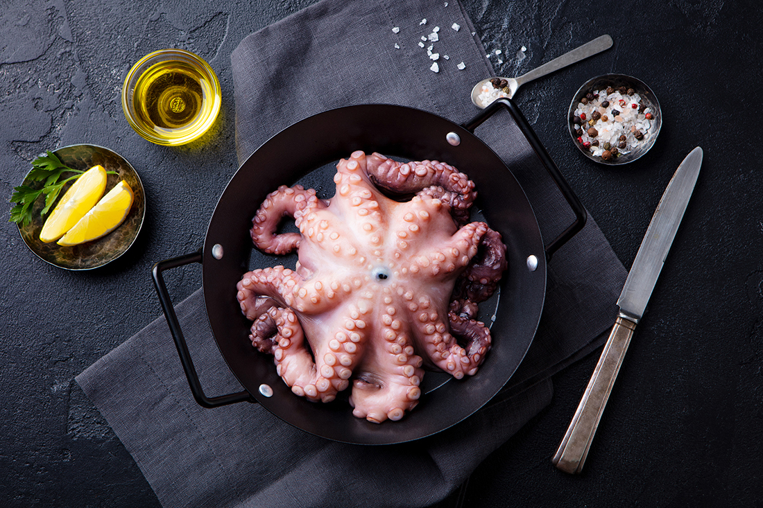 바로 삶아 보내는 자숙 돌문어 1kg(1-3미)