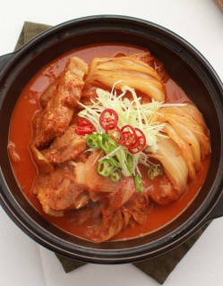 [쏘울반찬] 생돼지고기 김치찜 650g (2인분)