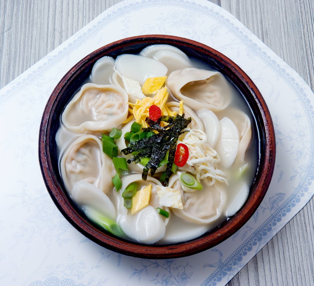 [밀키트] 한우 사골 떡만두국 1600g(2-3인분)