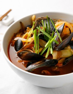 [밀키트]해물듬뿍 얼큰한 짬뽕 1,200g(2인분)