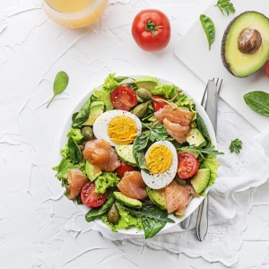 훈제연어 에그 아보카도 흑임자드레싱 250g