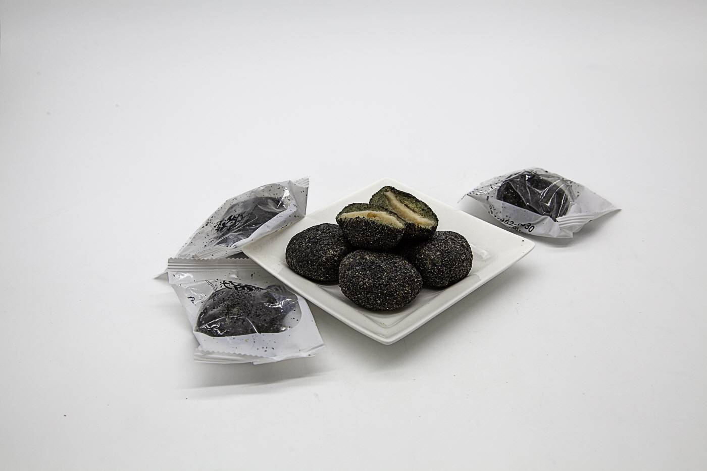 [고수록] 검정깨 두텁떡 400g